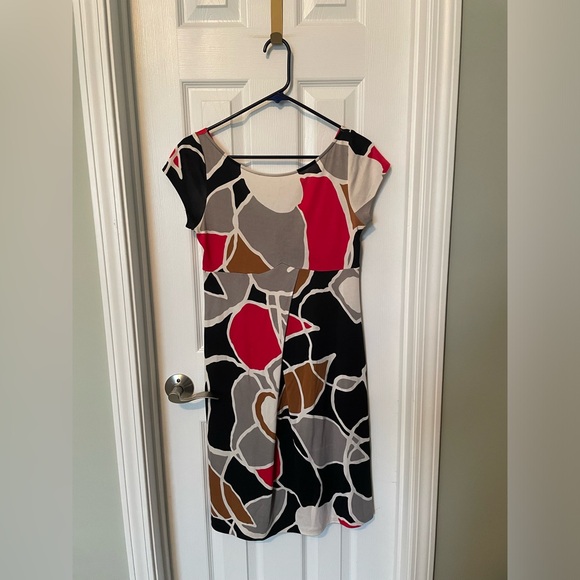Diane Von Furstenberg Dresses & Skirts - Diane von Furstenberg abstract print silk dress